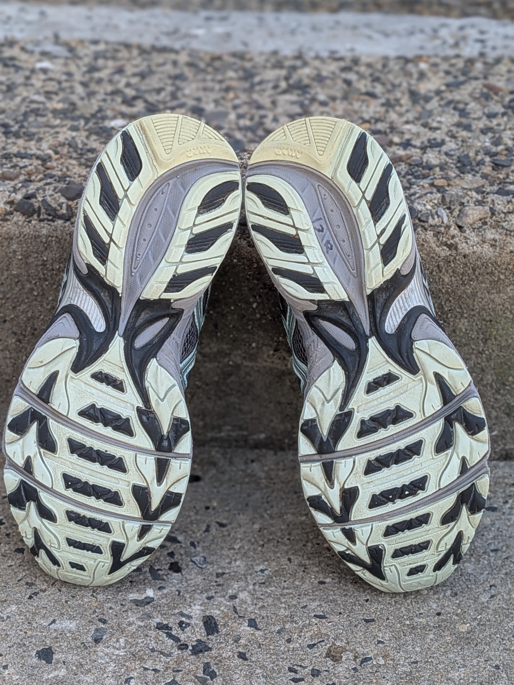 ASICS Women's Gray Athletic Running Shoes with Mint Accents Size 7 - Picture 5 of 5